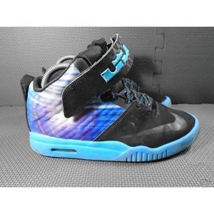 Youth Sz 6 Nike Air Akronite Basketball Sneakers